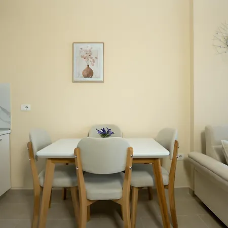 Unique Apartment *